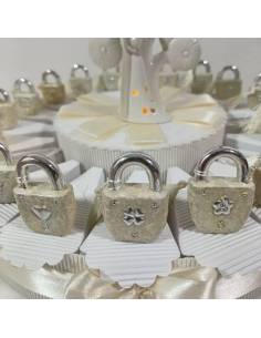 torta bomboniere promessa di matrimonio lucchetti madre perla 2