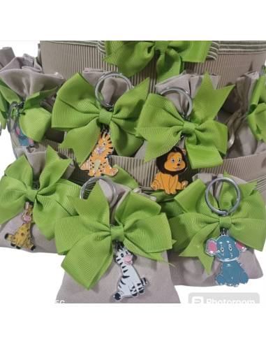 Originali bomboniere per Battesimo con sacchetti confezionati con confetti.