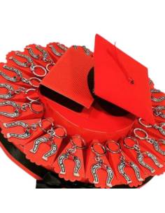 Torta bomboniera portachiavi con ciondolo staffa di cavallo e coccinella ideale per la tua laurea.