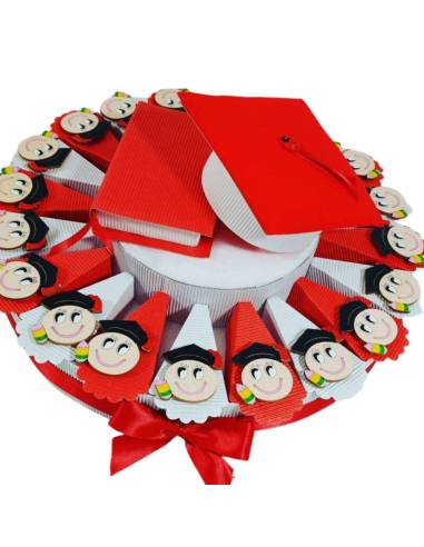 Torta con bomboniere laurea gufetti assortiti colorati