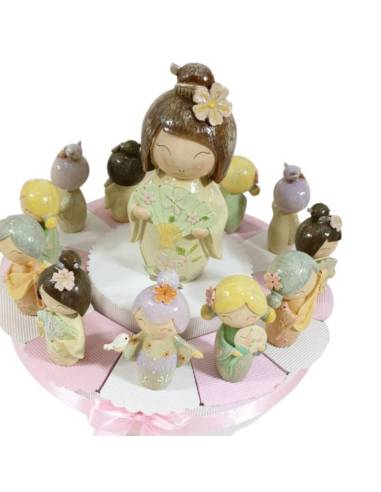 Idea torta bomboniera nascita comunione battesimo con giapponesina bambola statuetta per BIMBA