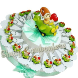 Torta bomboniera nascita battesimo 1° compleanno portachiavi gnomo aeroplano cuoricino rosso