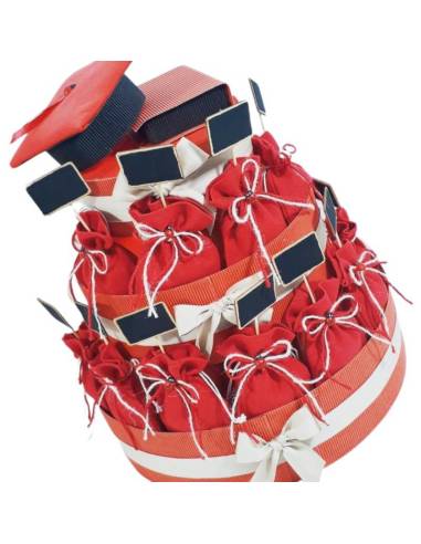Struttura porta sacchetti per confetti con 22 sacchettini a tema laurea con lavagnetta in legno
