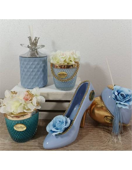 Torta portacandele con candele profumate in vasetto