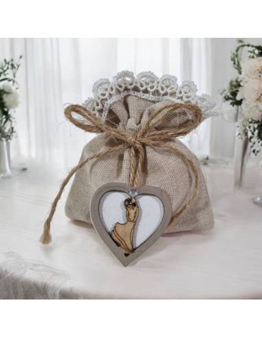 Sacchetti confetti matrimonio cuore sposi applicazione in legno