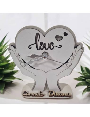 Bomboniere matrimonio utili cuore tra le mani orologio personalizzato