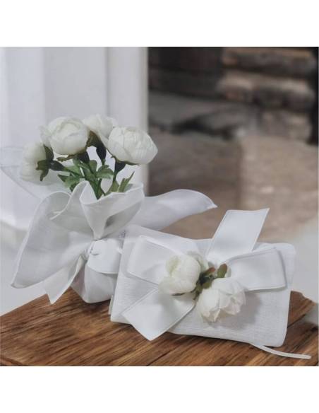 Sacchetti matrimonio portaconfetti Ad Emozioni con ranuncoli