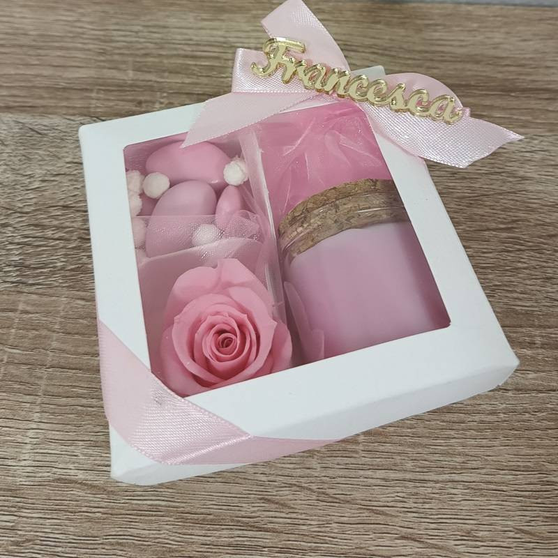 Bomboniere candele con rosa vera gialla e nome personalizzato