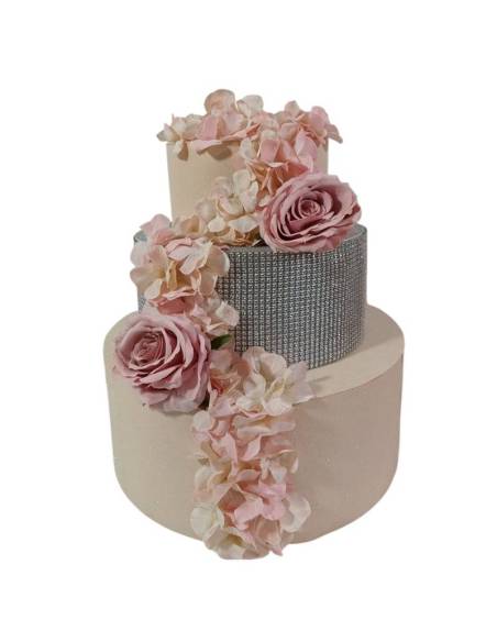 Torta finta scenografica elegante con decoro floreale abbinato