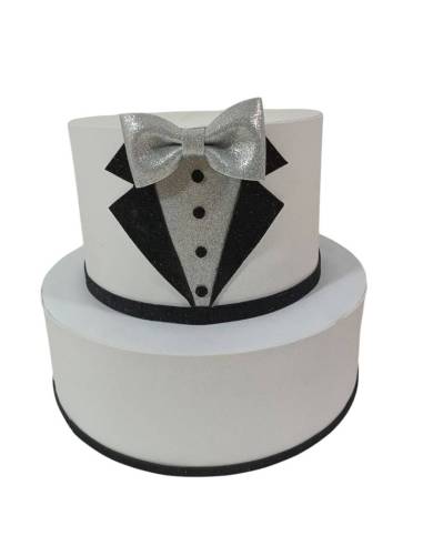 Torte finte scenografiche diciottesimo compleanno smoking bianco