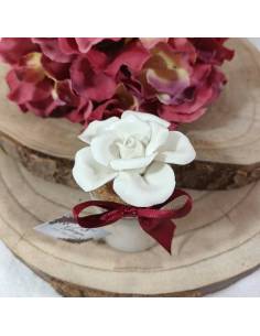 Candele profumate bomboniere fiori in ceramica bianca personalizzate 2