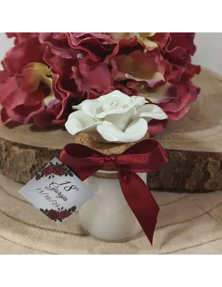 Candele profumate bomboniere fiori in ceramica bianca personalizzate