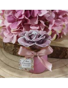 Candele bomboniere personalizzate con tag fiore in ceramica malva