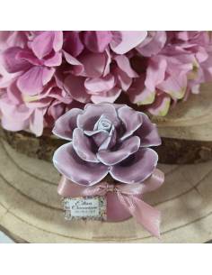 Candele bomboniere personalizzate con tag fiore in ceramica malva 2