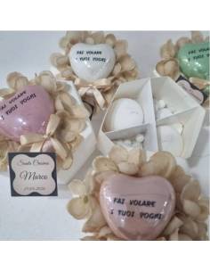 Scatole degustazione confetti palloncini cuore in ceramica con tag personalizzati 2